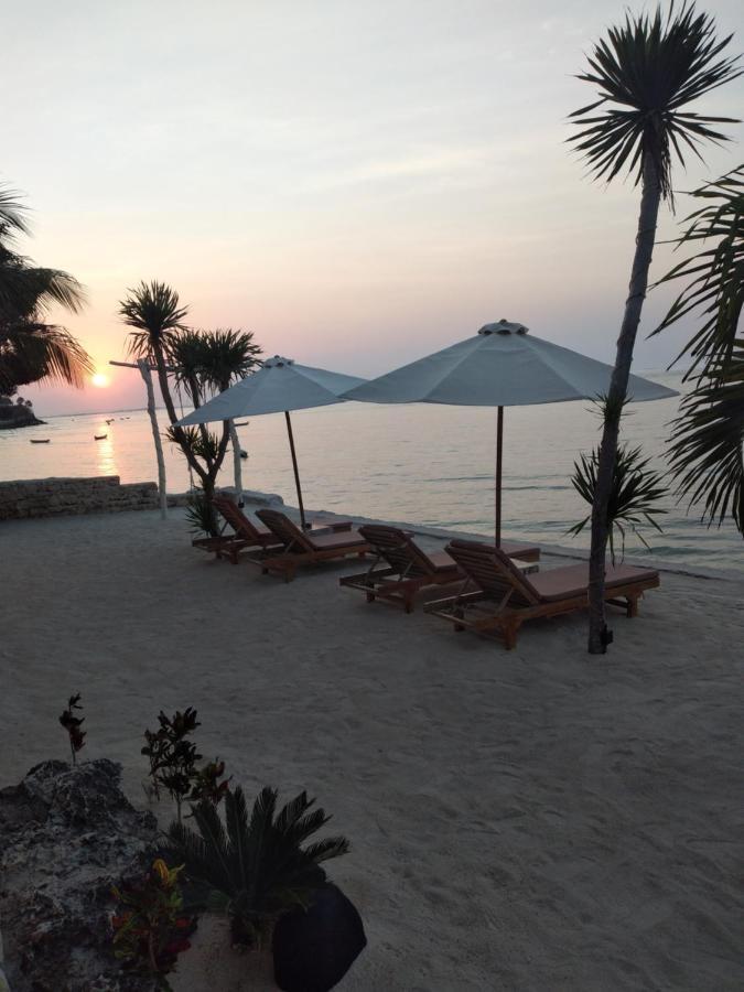 Double'A Beach House นูซาเลมโบงัน ภายนอก รูปภาพ